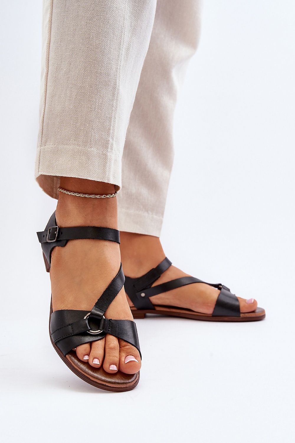 Sylvara Classic Leather Flat Sandals