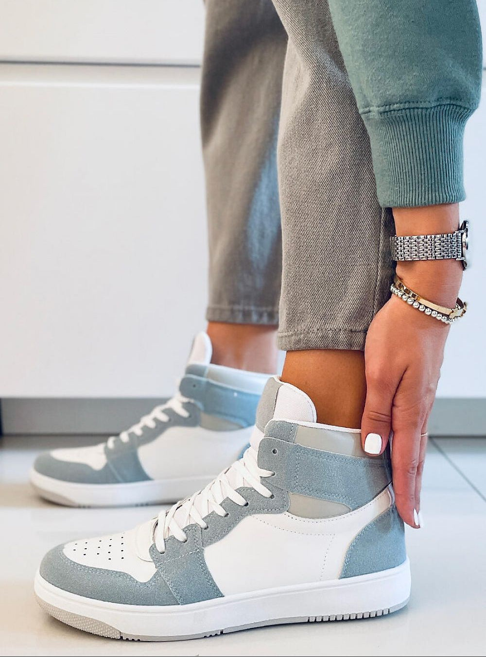 Verdina Colorblock Lace-Up Sneakers